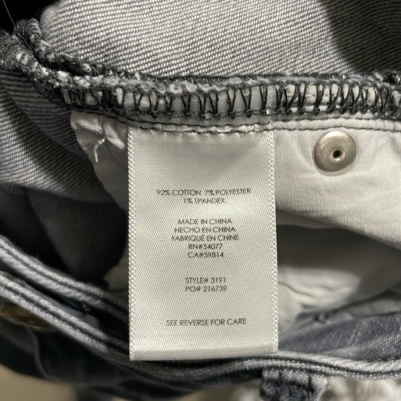 CAbi Slim Boyfriend Gray Wash Jeans Size 2 - Picture 10 of 10
